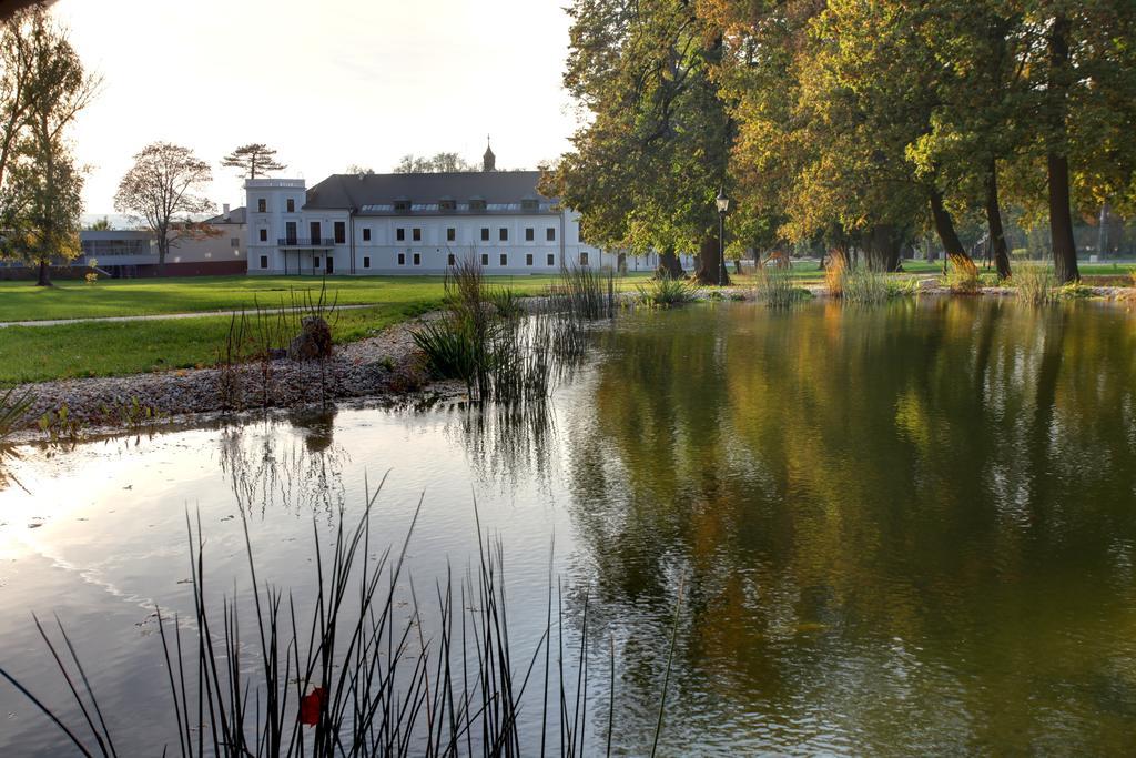 Chateau Appony Exterior photo